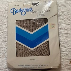 VINTAGE PANTYHOSE POINT D’ ESPRIT-LACE BROWN SZ 1-2 BERKSHIRE-(NEW) 1977
